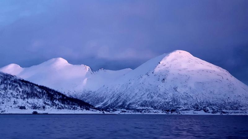 Glacier view from Kjenndalstova