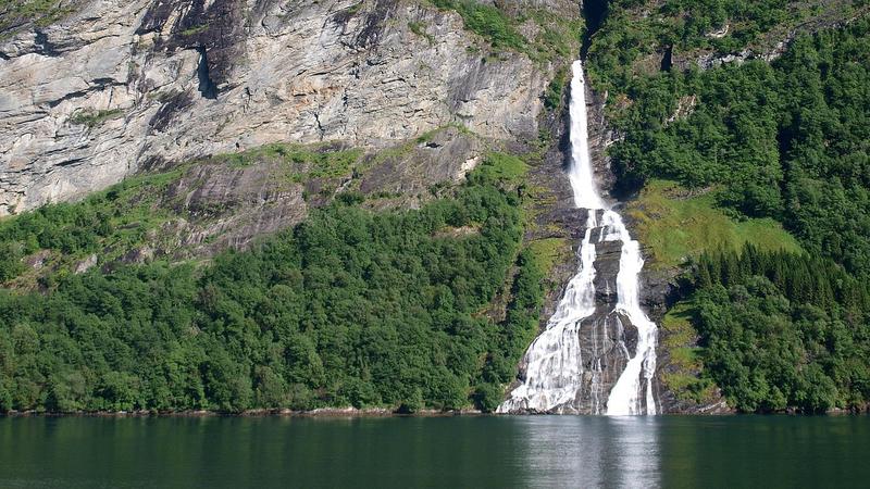 Eagle road in Geiranger